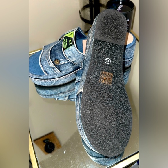 New -Super cute denim platform slides size 9 - Picture 2 of 3